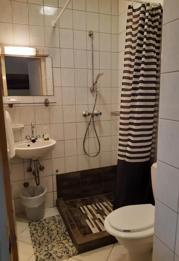 Berg Toboz Panzio Hotel Pécs Eksteriør billede