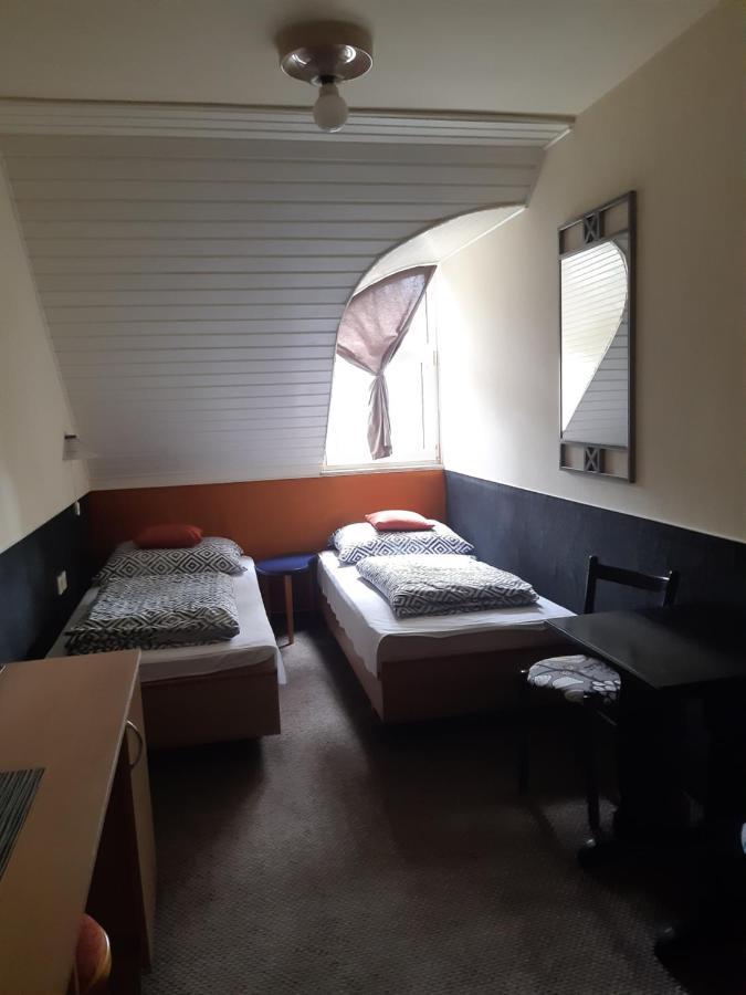 Berg Toboz Panzio Hotel Pécs Eksteriør billede