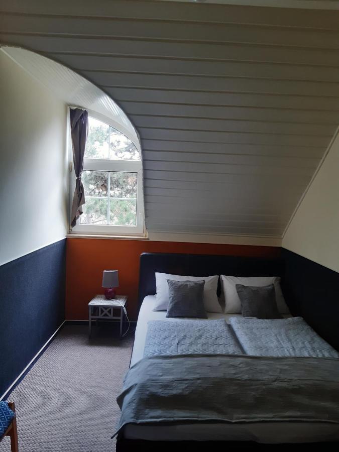 Berg Toboz Panzio Hotel Pécs Eksteriør billede