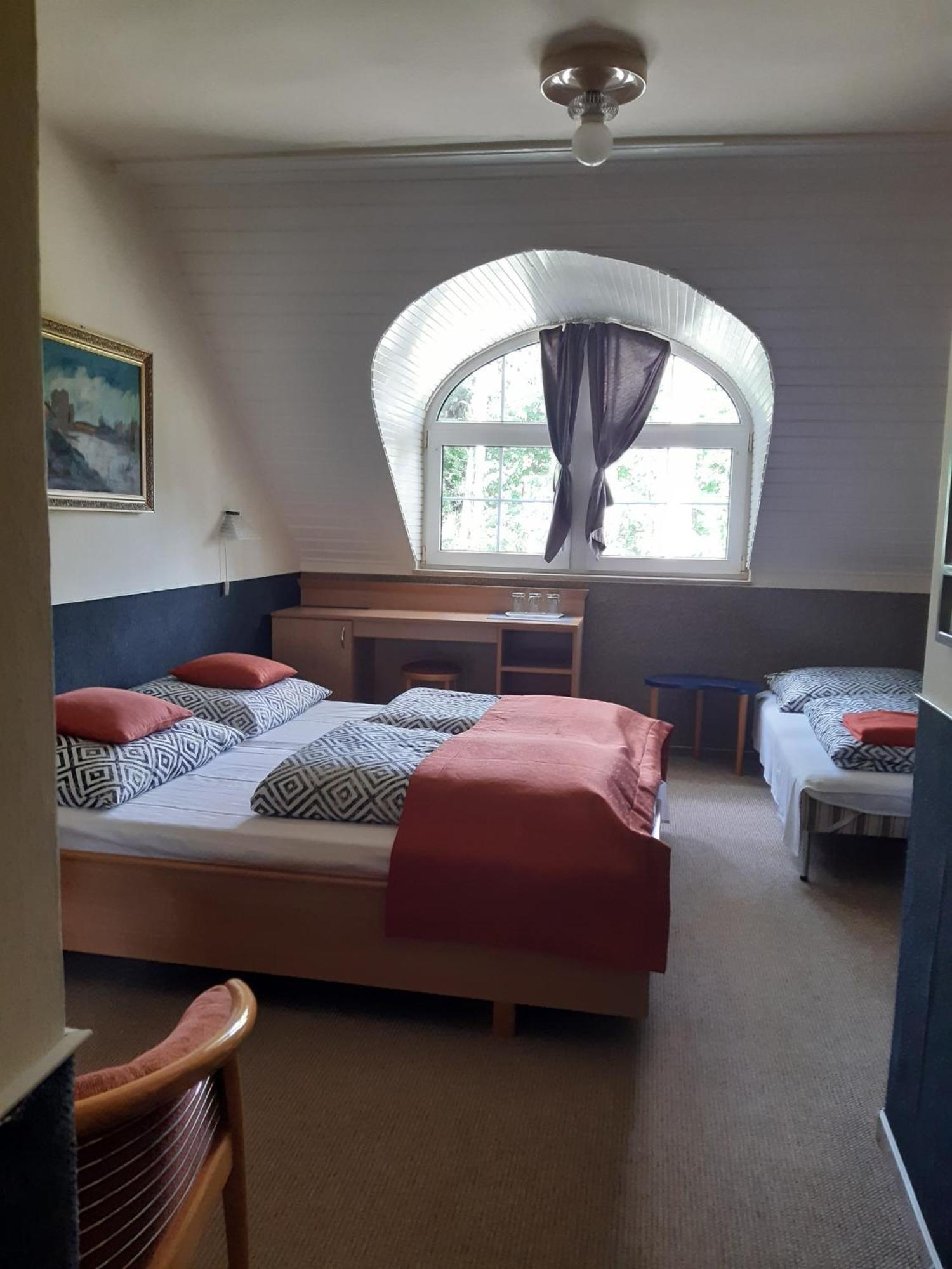 Berg Toboz Panzio Hotel Pécs Værelse billede